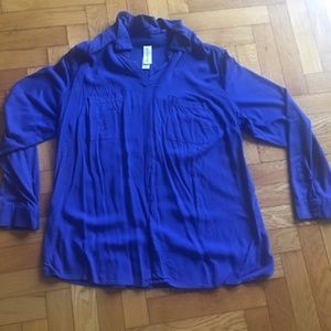 Blue shirt in women